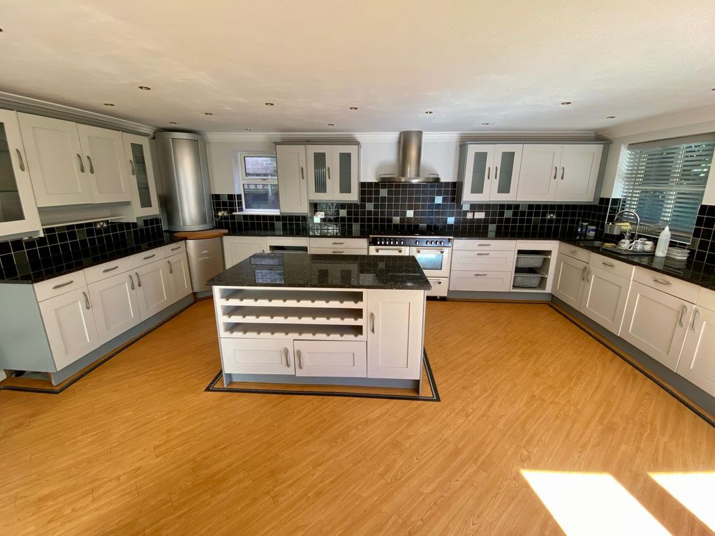 Additional image 4 of 6 bed detached house for saleManthorpe Road, Grantham NG31