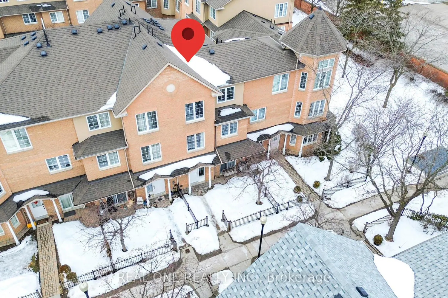 12 St Moritz Way 17