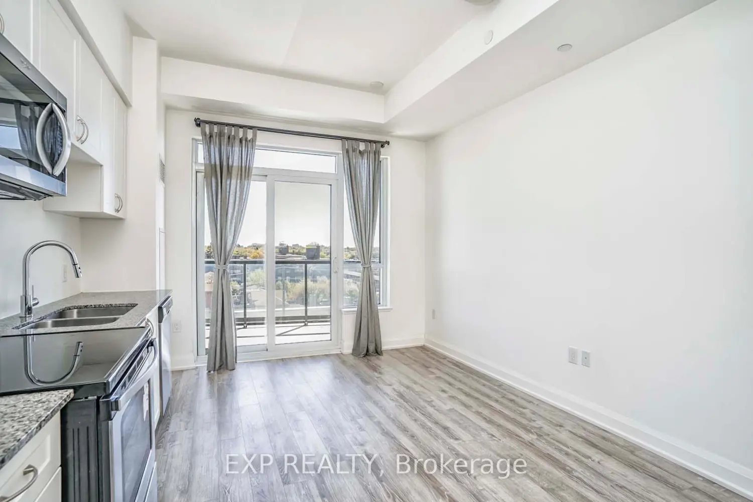 Additional image 9 of 2800 Keele Street 605