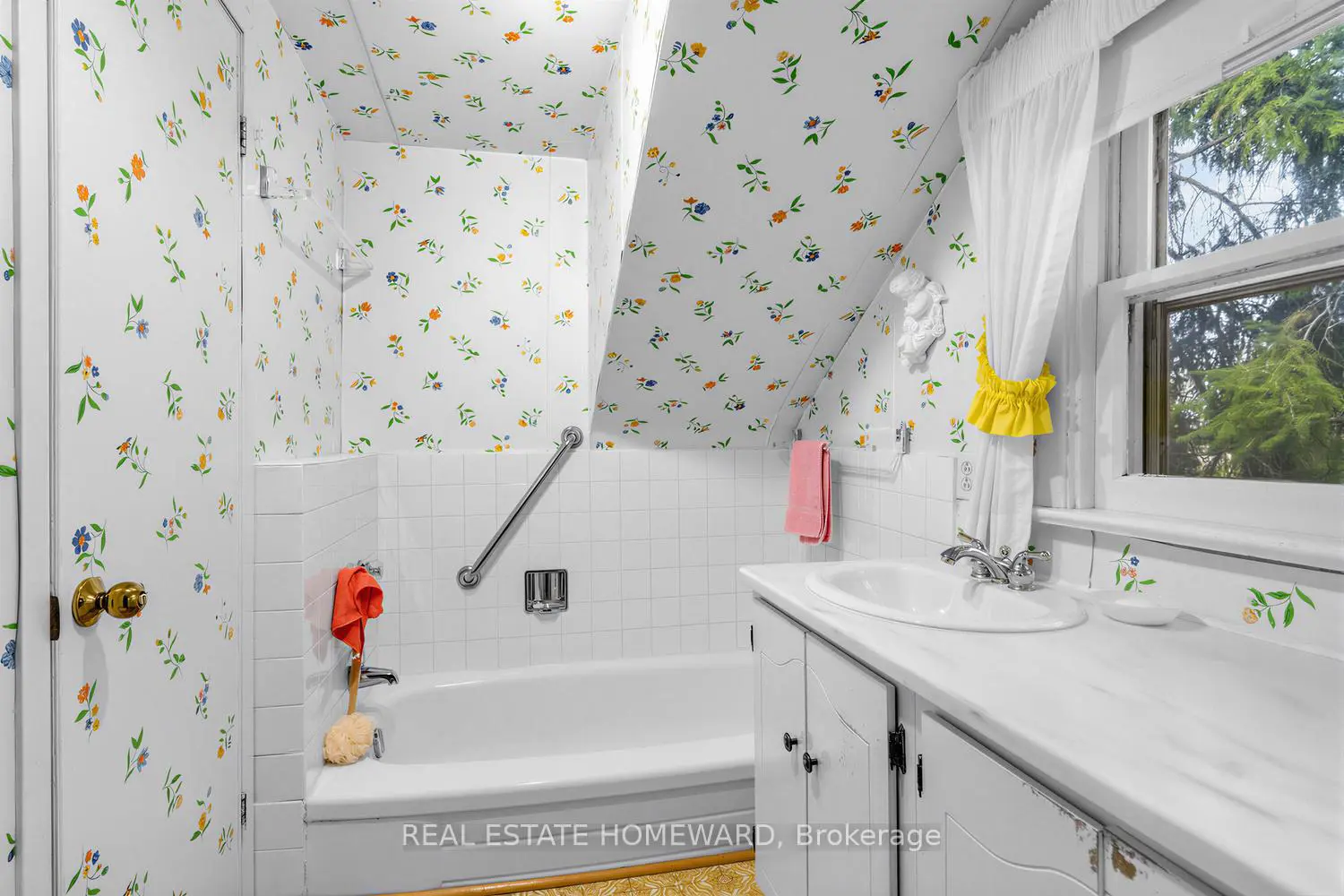 Additional image 16 of 228 Pemberton Avenue