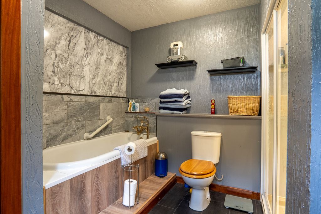 Additional image 28 of 5 bed detached bungalow for saleInverness, Drumnadrochit IV63