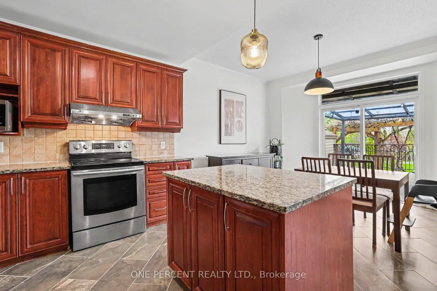 Additional image 8 of 860 Taradale Drive