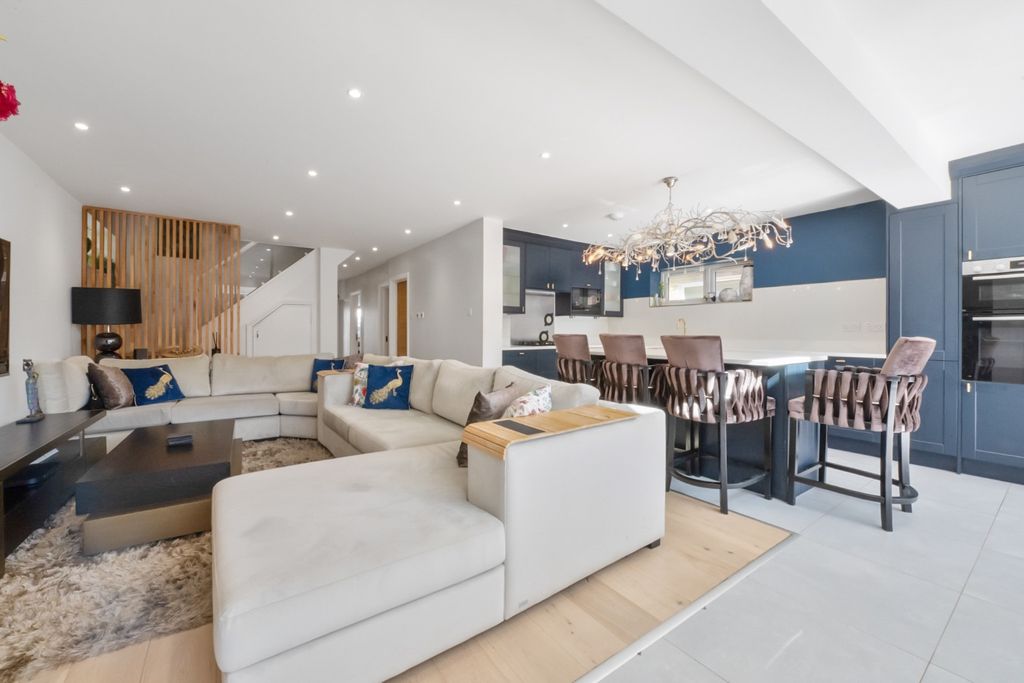Additional image 3 of 4 bed detached bungalow for saleLaurel Avenue, Gravesend DA12