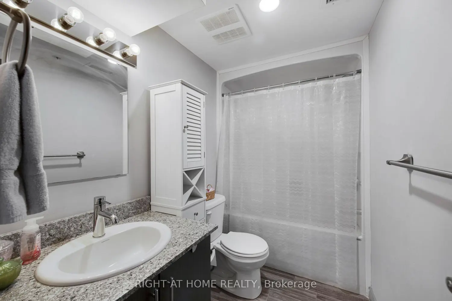 Additional image 6 of 275 Larch Street B415