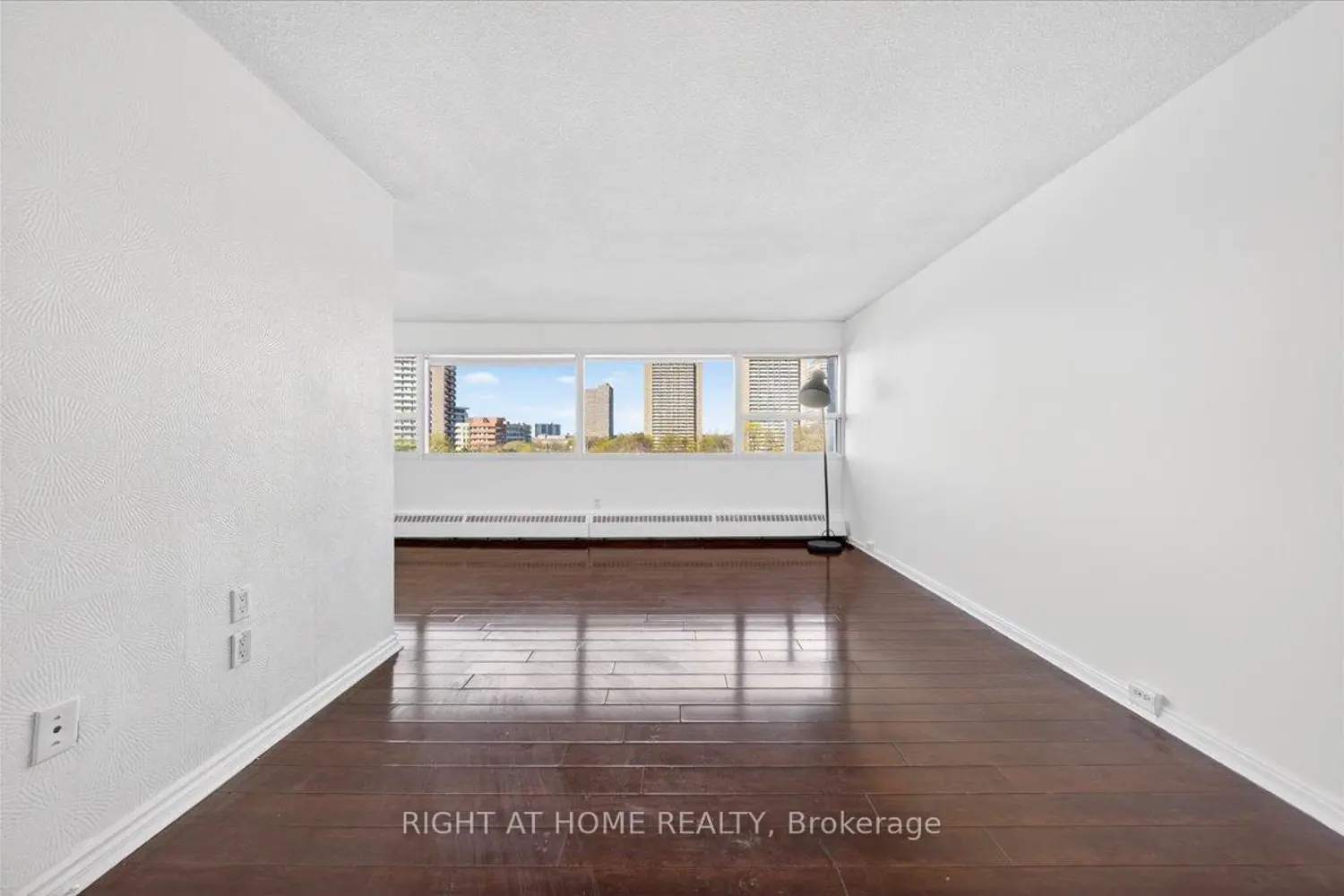 Additional image 5 of 100 Leeward Glenway 708
