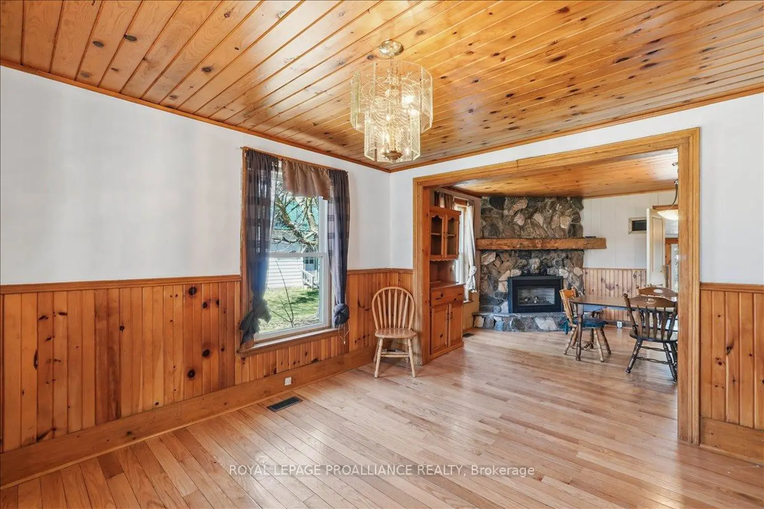 211 Colborne Street photo 5
