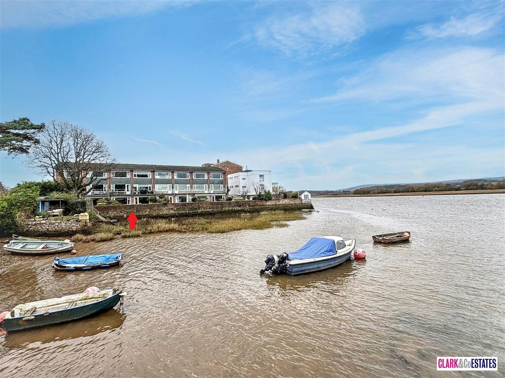 2 bed flat for saleStrand Court, Topsham EX3