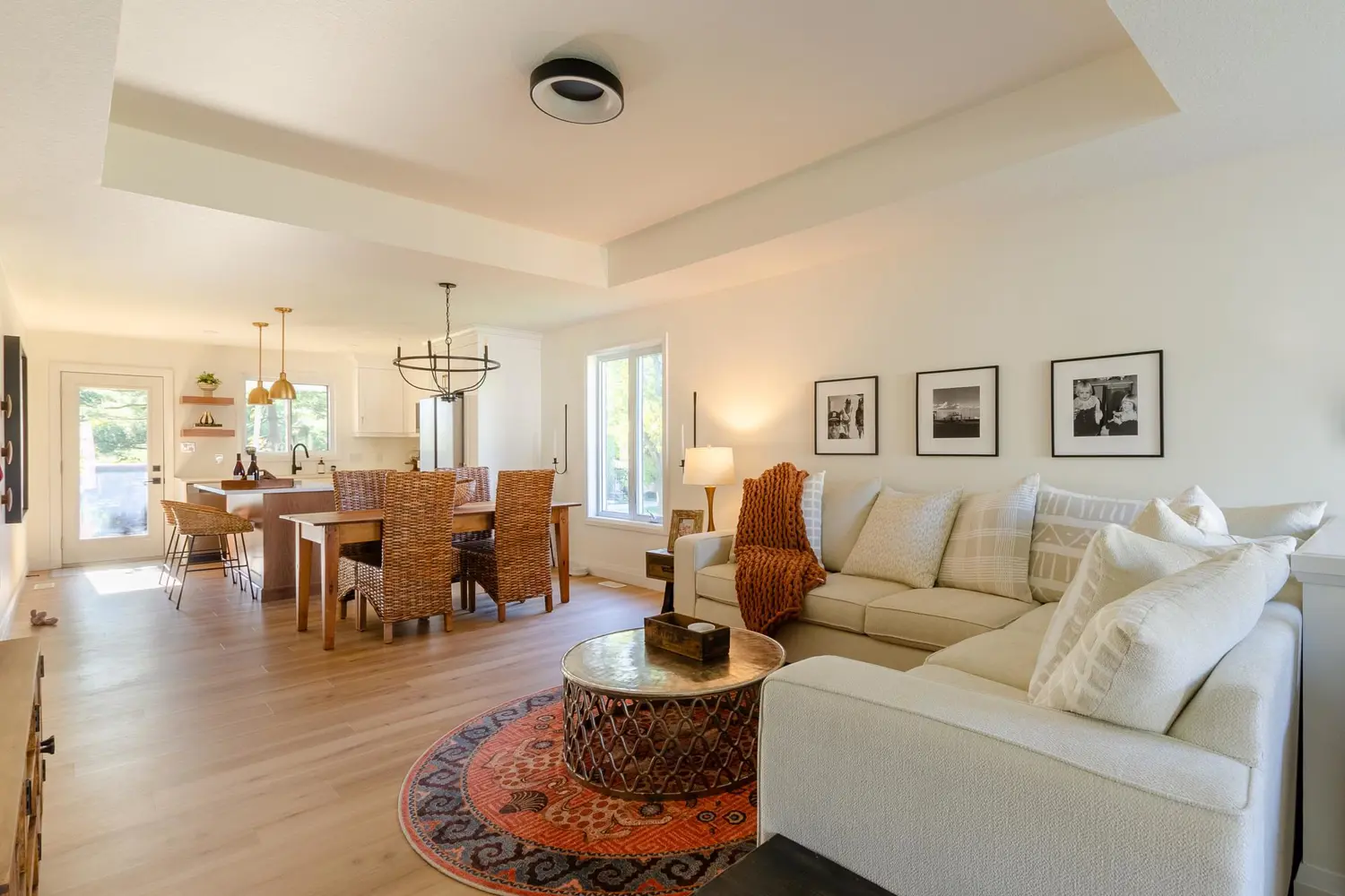 32 Broadway Avenue photo 4