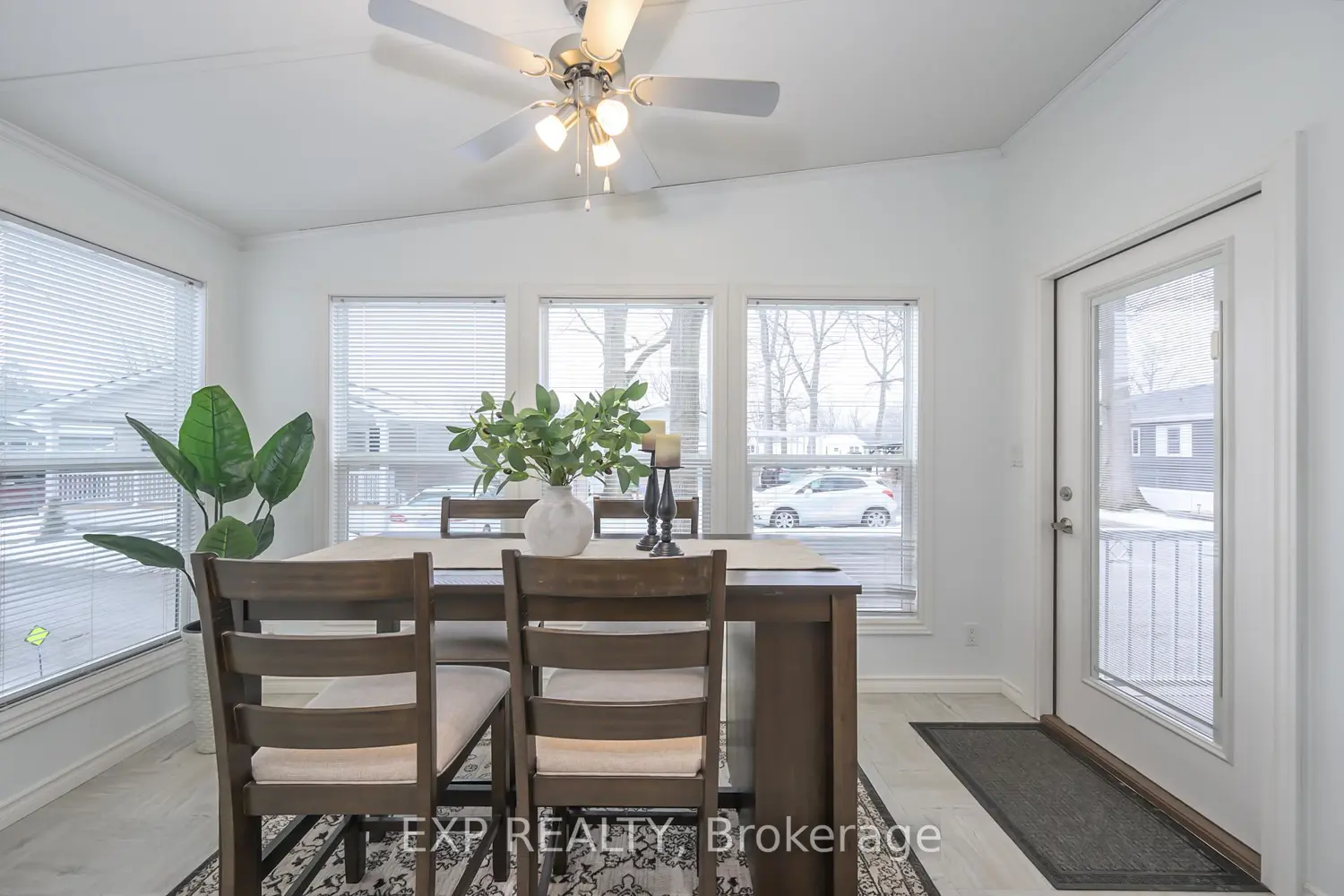 22790 Amiens Road 51 photo 5