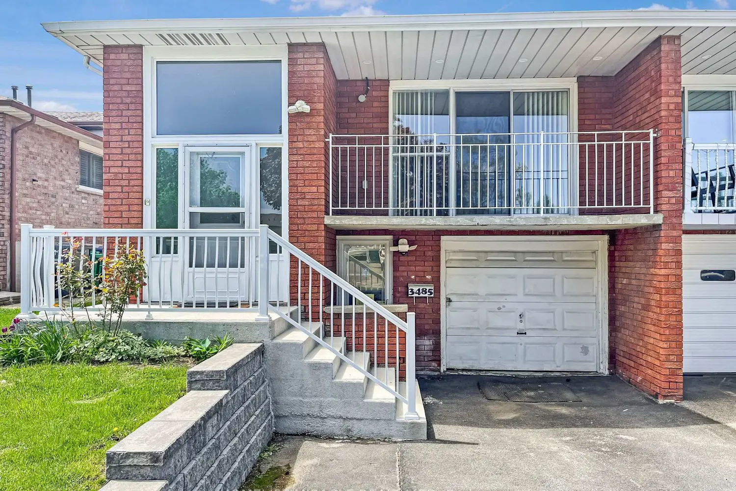 3485 Oakglade Crescent