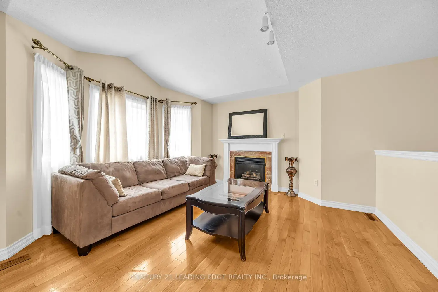 Additional image 10 of 146 Roxbury Street