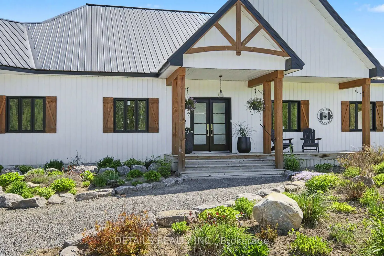 6255 Saumure Road photo 2