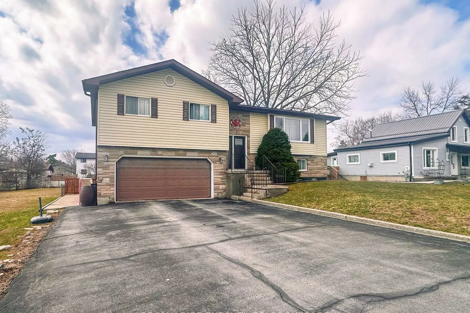 61 Brant Street