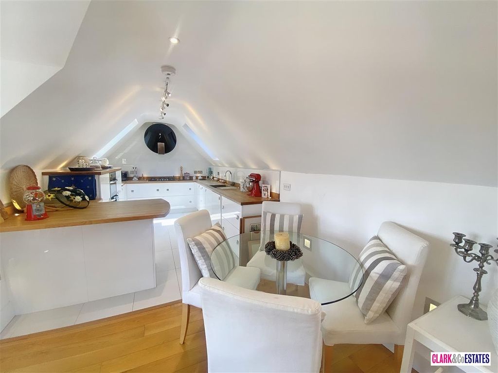 Additional image 3 of 2 bed flat for saleThe Penthouse, Aliston House, The Avenues, Exmouth EX8
