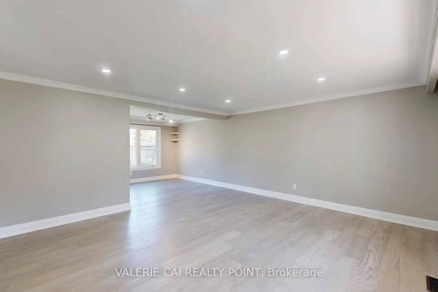 96 Bolland Crescent photo 5
