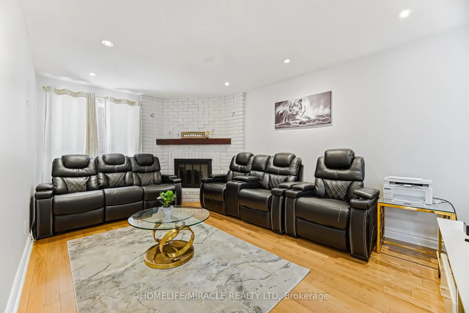 60 Trewartha Crescent