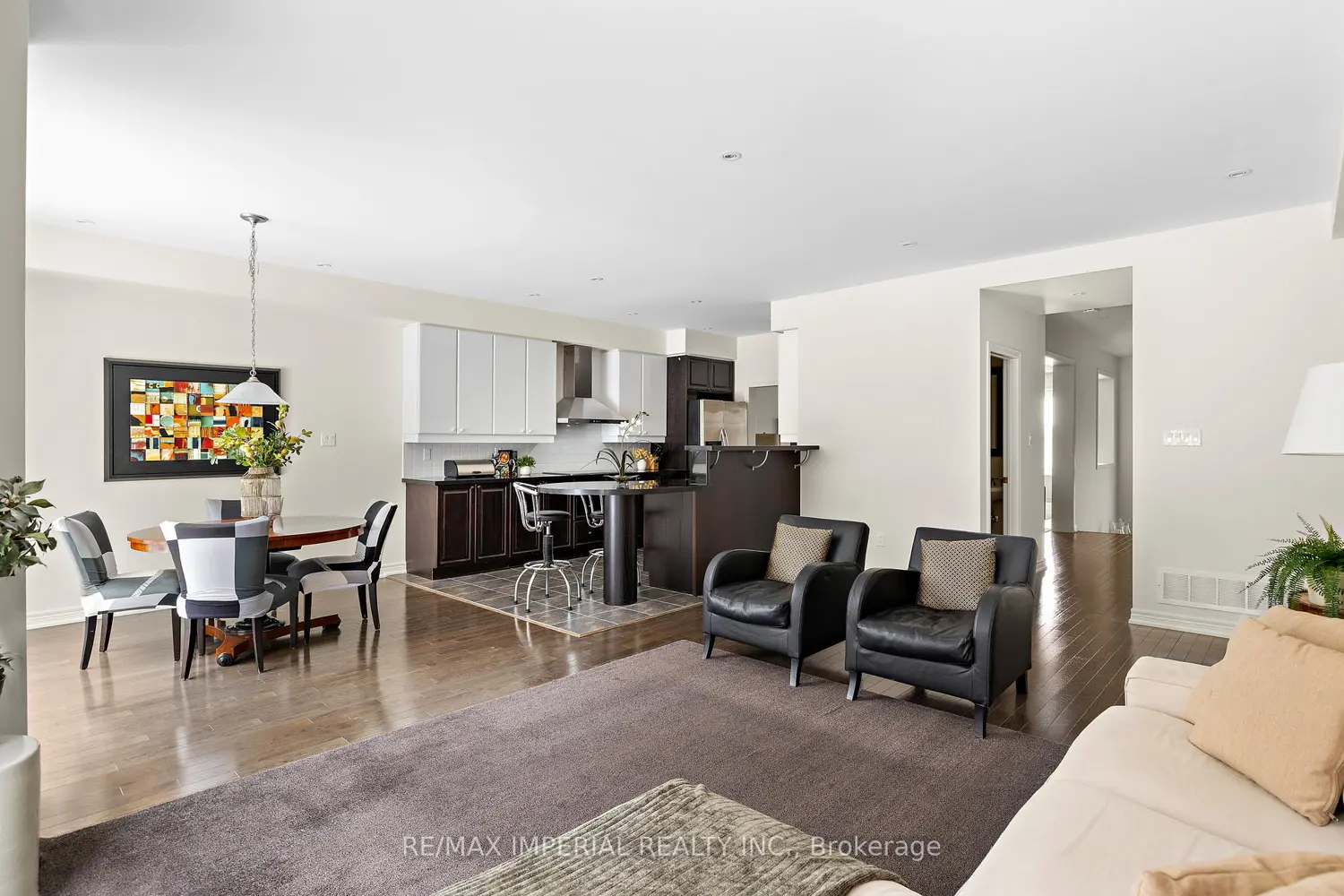 16 Carriage House Court photo 5