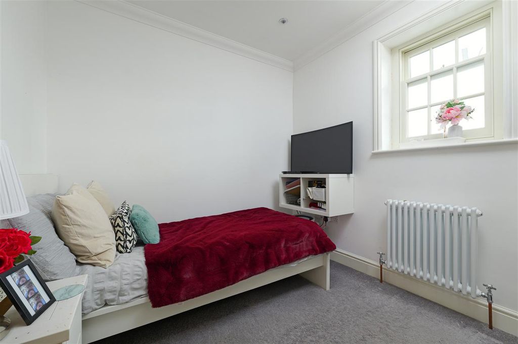 Additional image 14 of 5 bed detached house for saleClark House, South Road, Faversham ME13