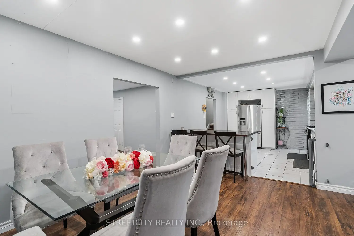 68 Downing Crescent photo 5
