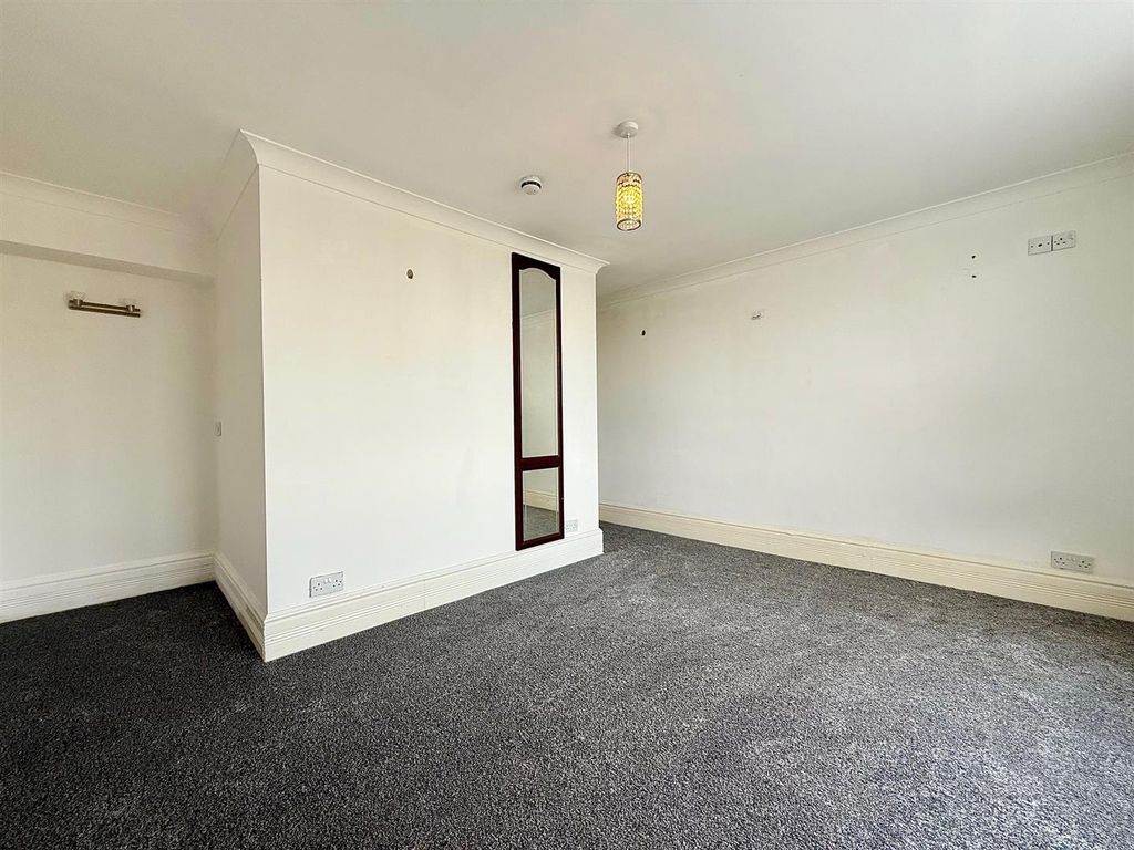 Additional image 11 of 2 bed flat for saleNorfolk Square, Great Yarmouth NR30