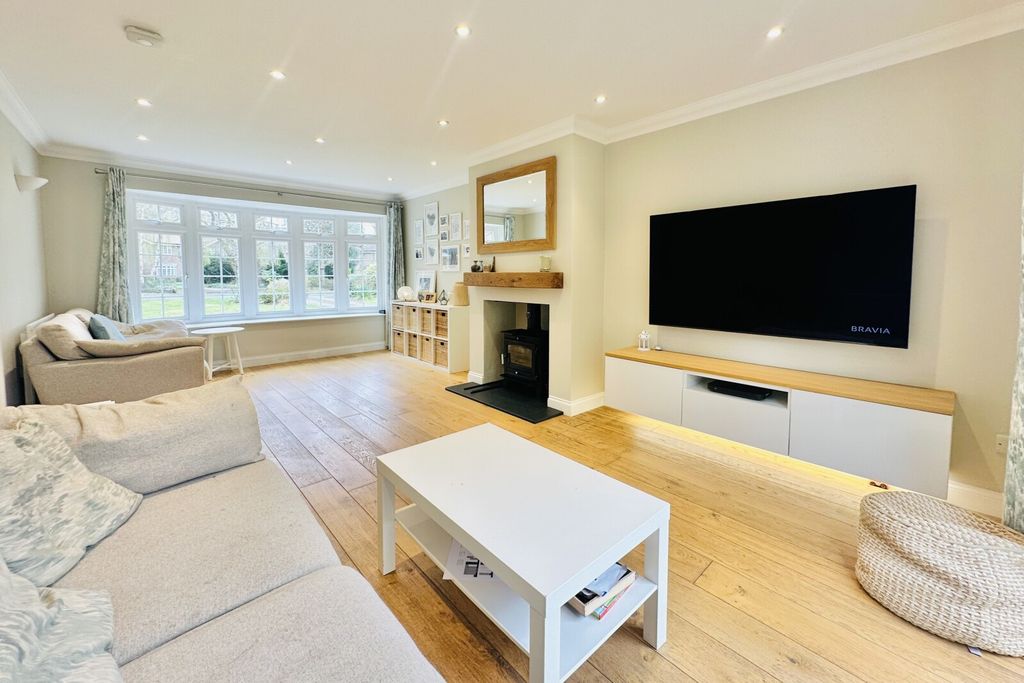Additional image 3 of 4 bed detached house for saleBelvedere Close, Fleet, Hampshire GU51