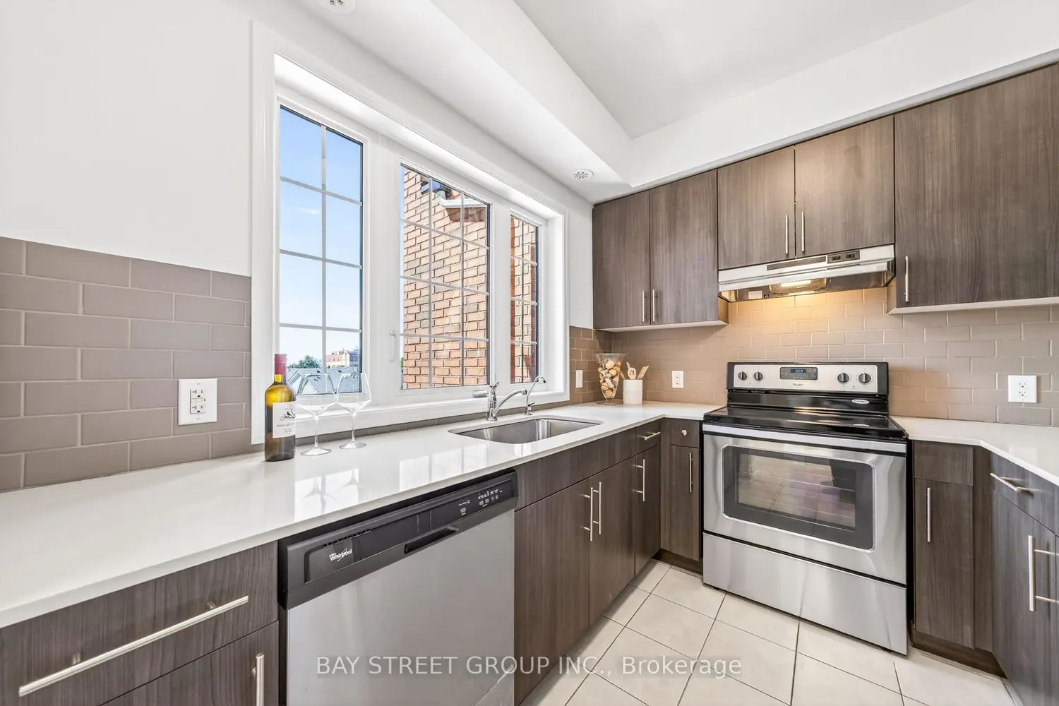 141 Silverwood Avenue photo 4