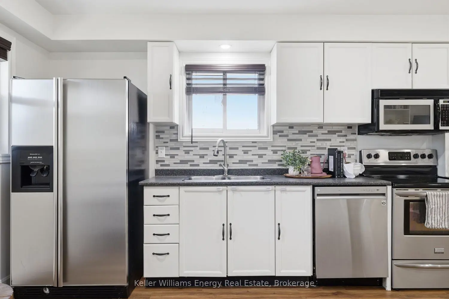 149 Andrew Street photo 3