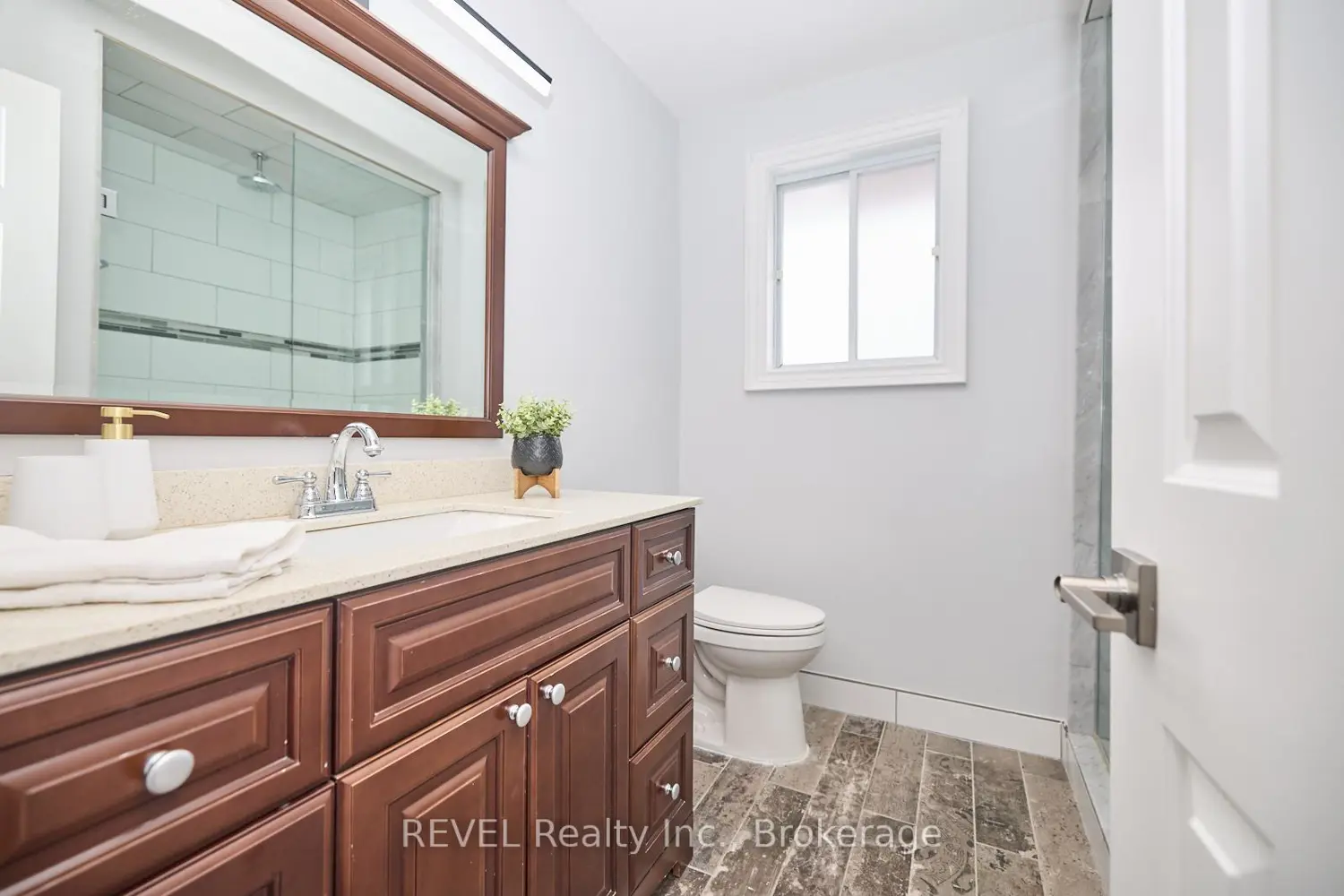 Additional image 14 of 8007 Oakridge Drive