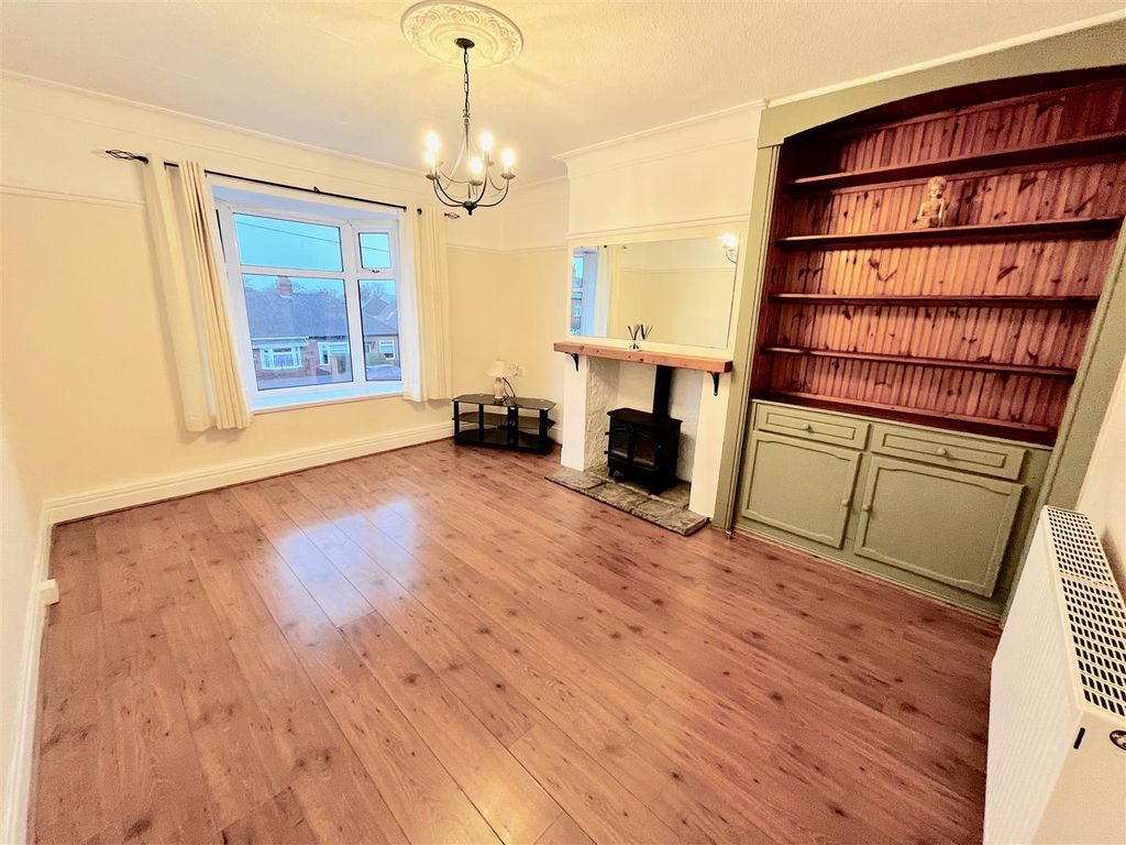 2 bed flat for saleSouthend Terrace, Sheriff Hill, Gateshead NE9