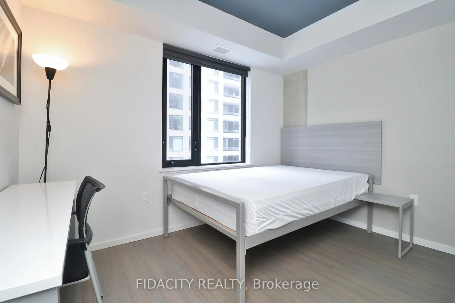 105 Champagne Avenue 919 photo 4