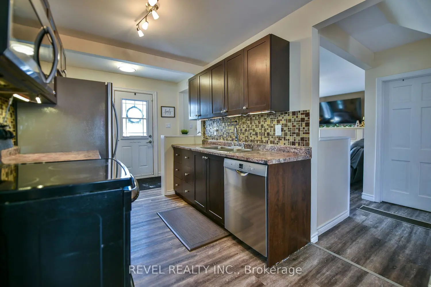 Additional image 12 of 100 Cecil Avenue