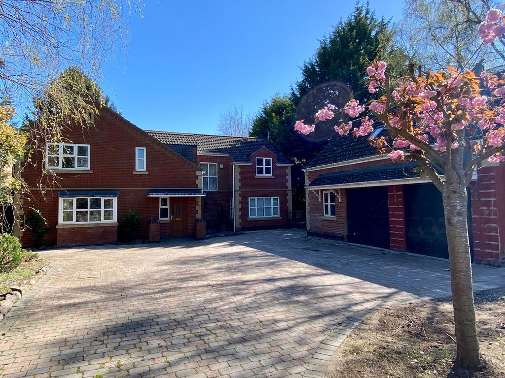 Additional image 20 of 6 bed detached house for saleManthorpe Road, Grantham NG31