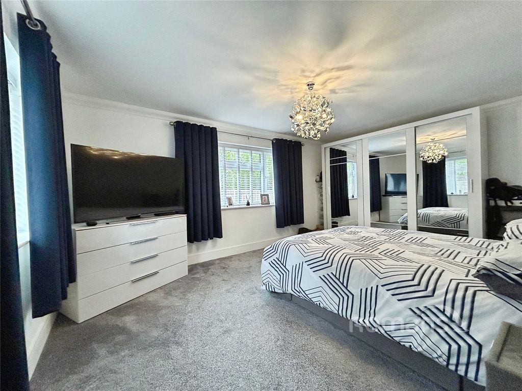 Additional image 20 of 4 bed detached house for saleGlebe Road, Farnborough, Hampshire GU14