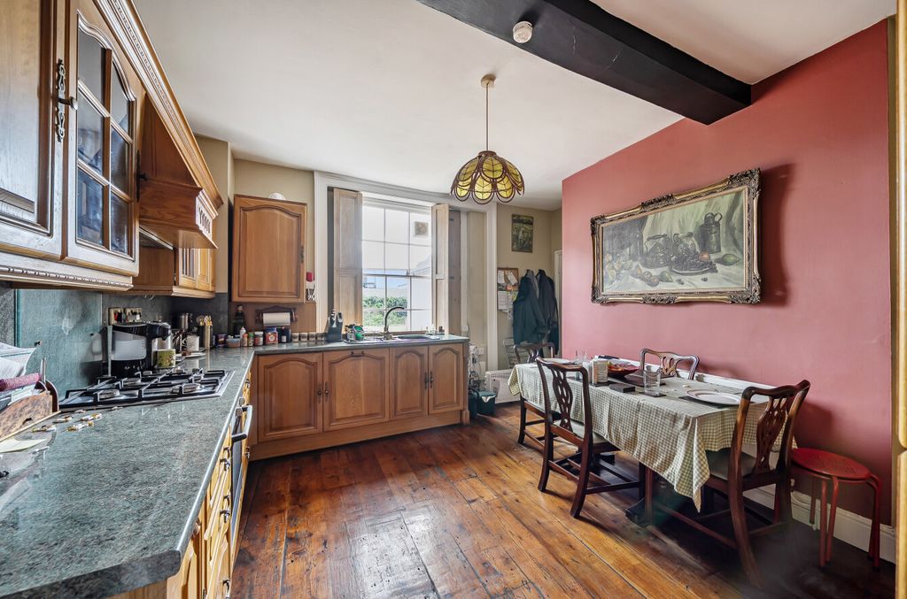 Additional image 5 of 2 bed flat for saleChurch Street, Faringdon, Oxfordshire SN7