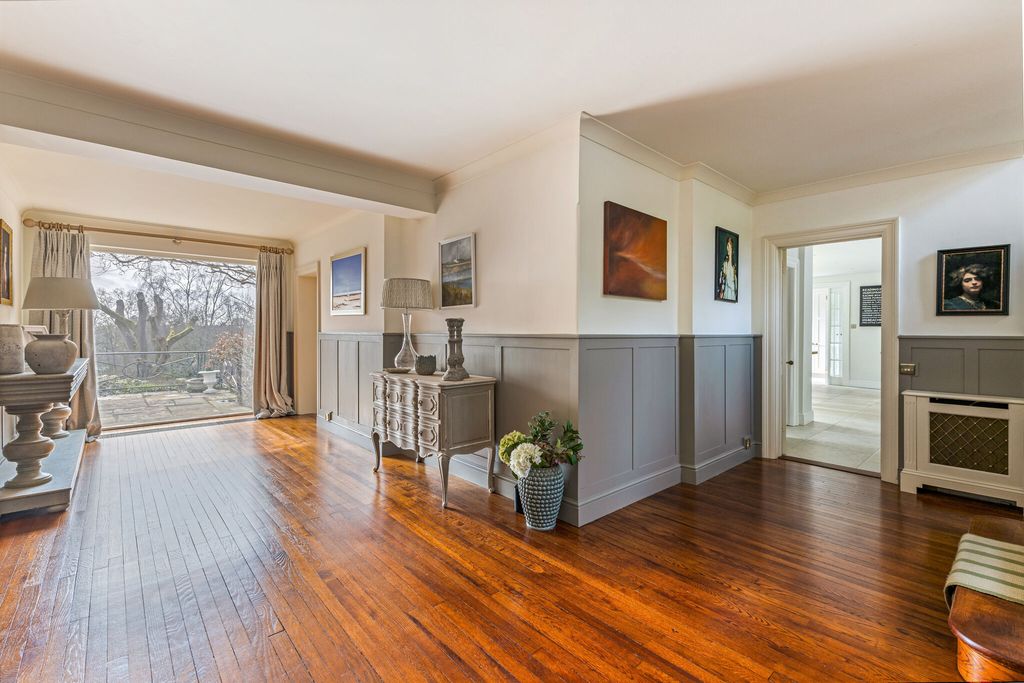 Additional image 2 of 6 bed detached house for saleSwifts Close, Moor Park, Farnham GU10