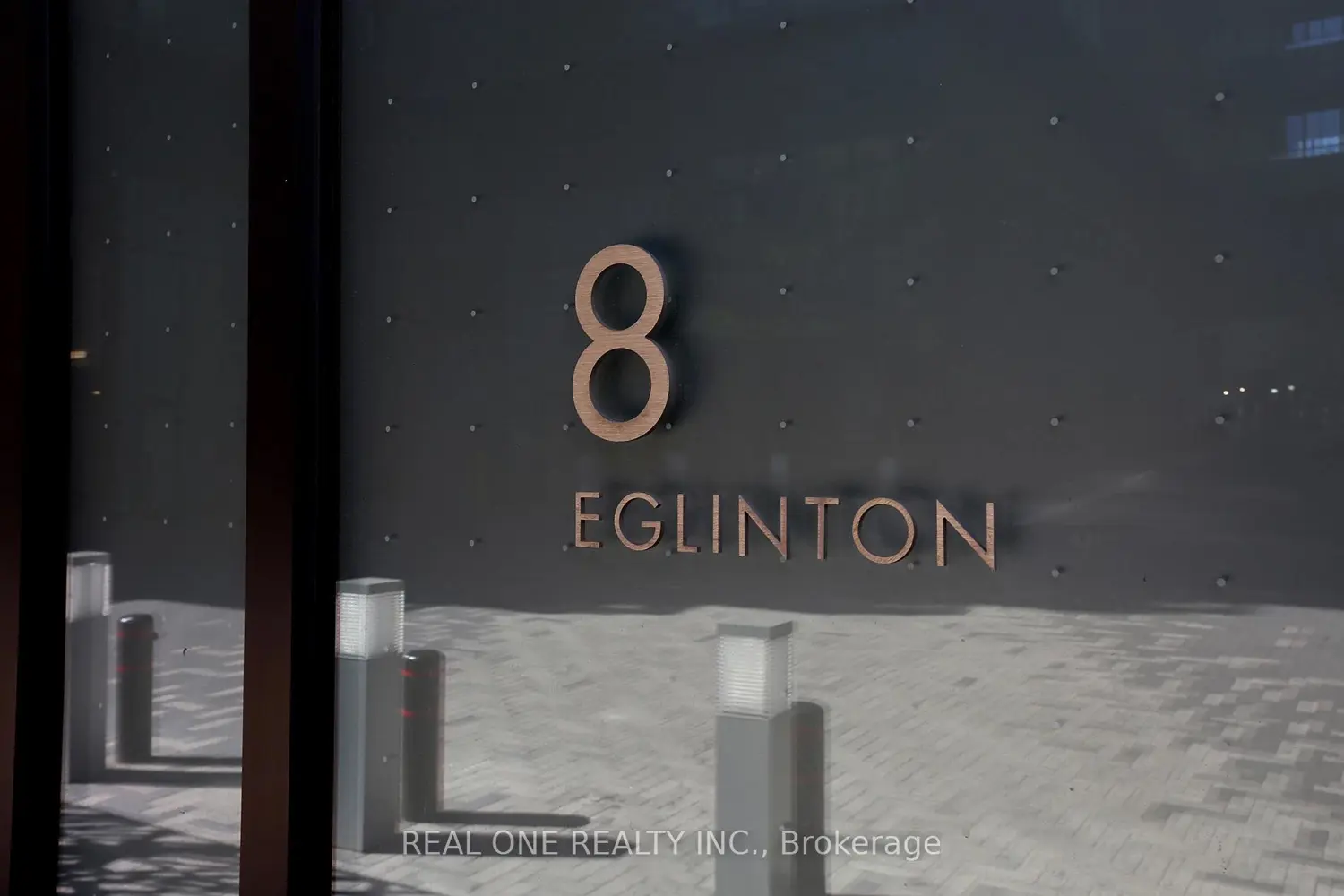 8 Eglinton Avenue 2209