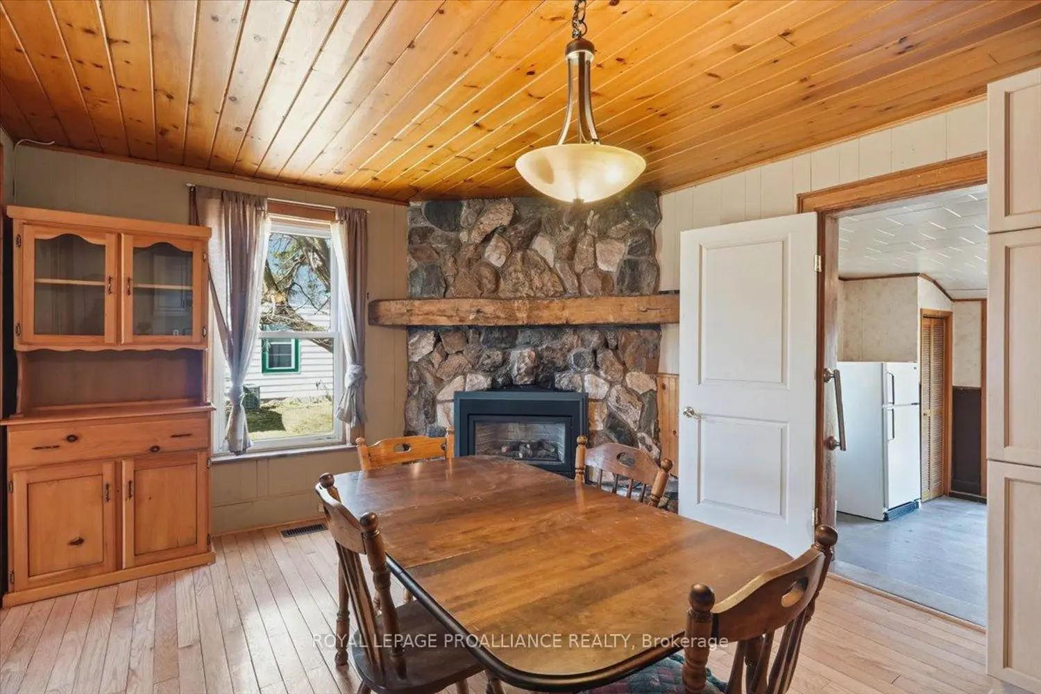 211 Colborne Street photo 2