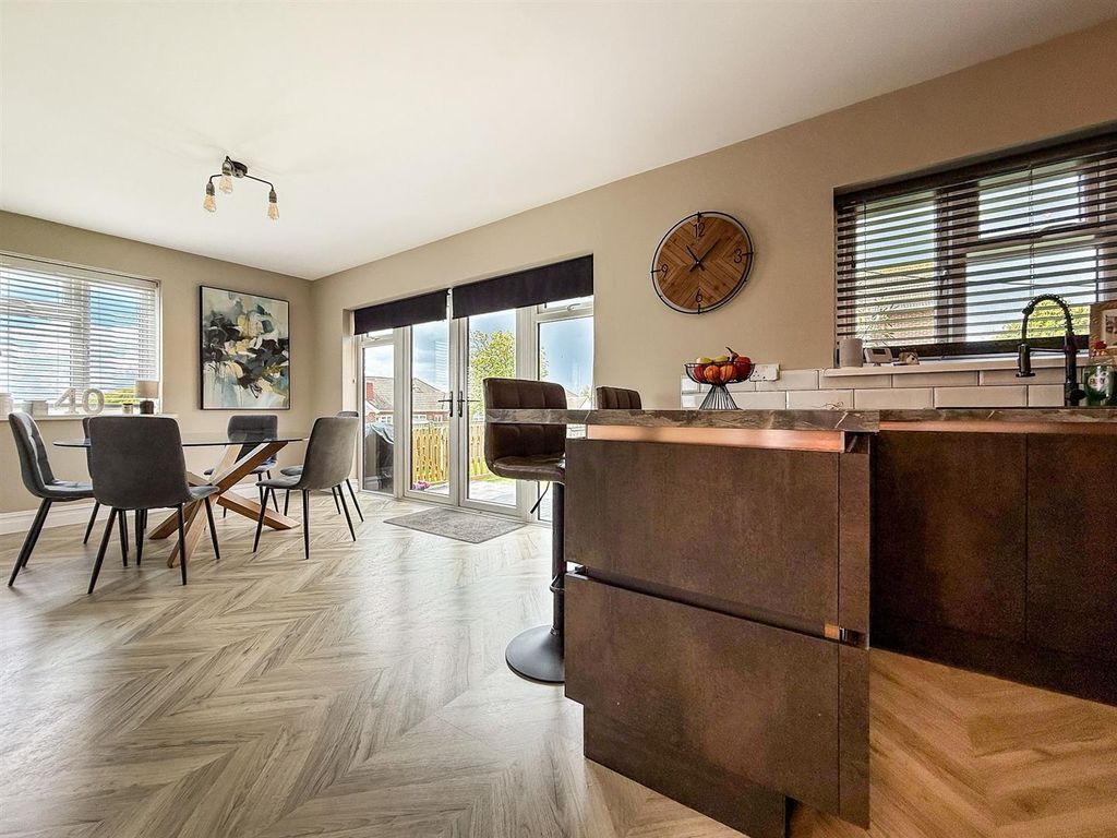 Additional image 3 of 4 bed detached bungalow for saleDore Avenue, Portchester PO16