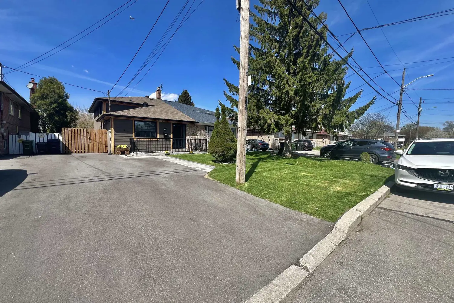 73 Newlin Crescent