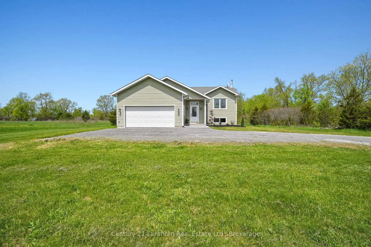 488 Johnston Road photo 3