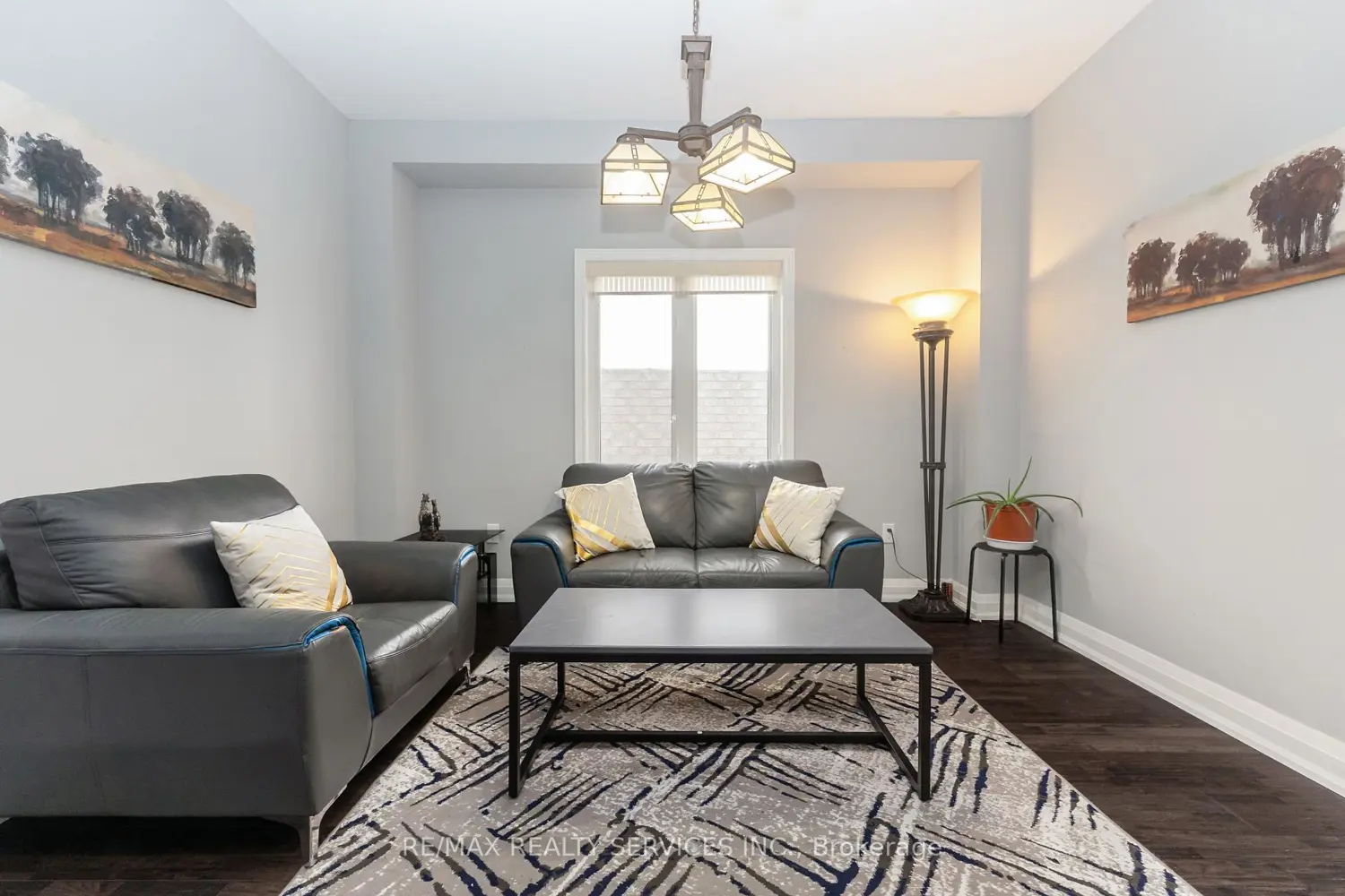 29 Sir Jacobs Crescent photo 3