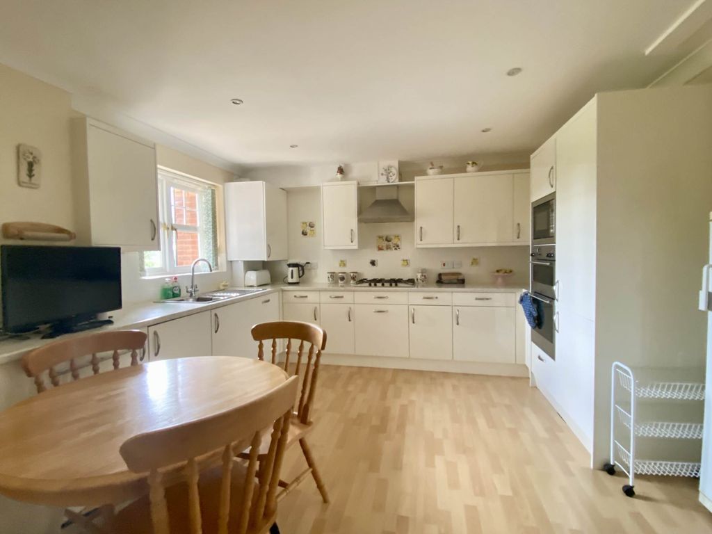 Additional image 5 of 3 bed flat for saleDouglas Avenue, Exmouth EX8