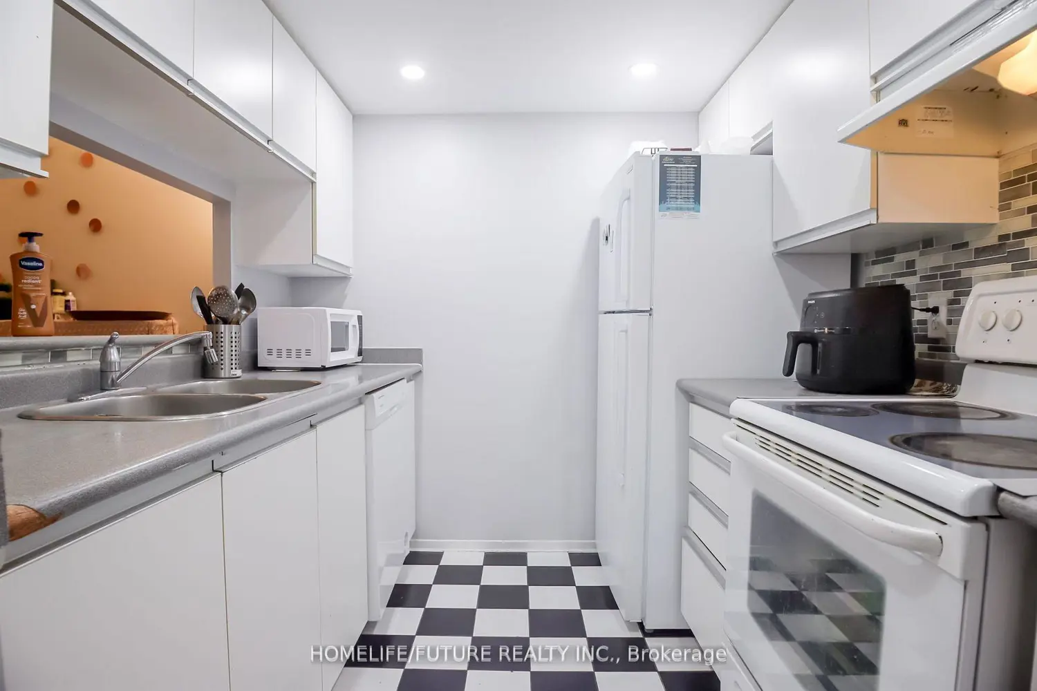 Additional image 17 of 2550 Lawrence Avenue 816