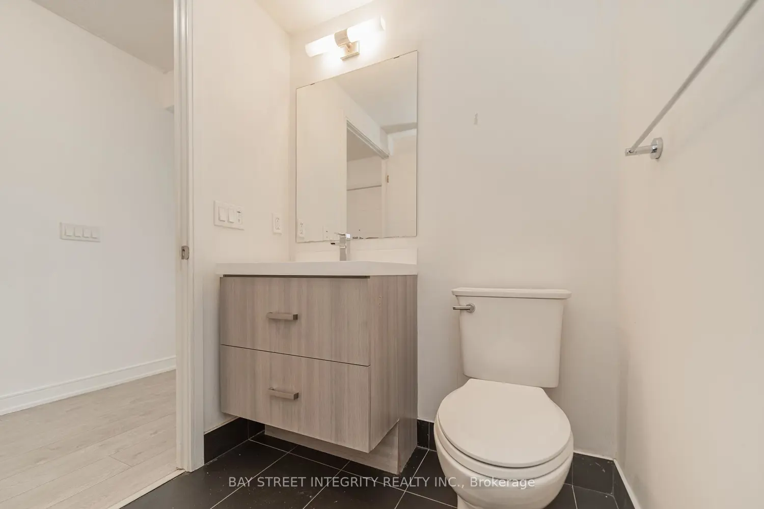 Additional image 14 of 50 Wellesley E Street 2801