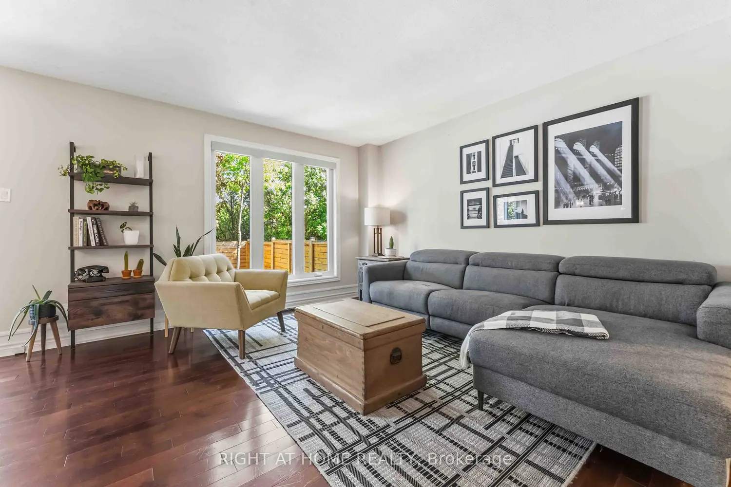 Additional image 5 of 981 Barwell Avenue