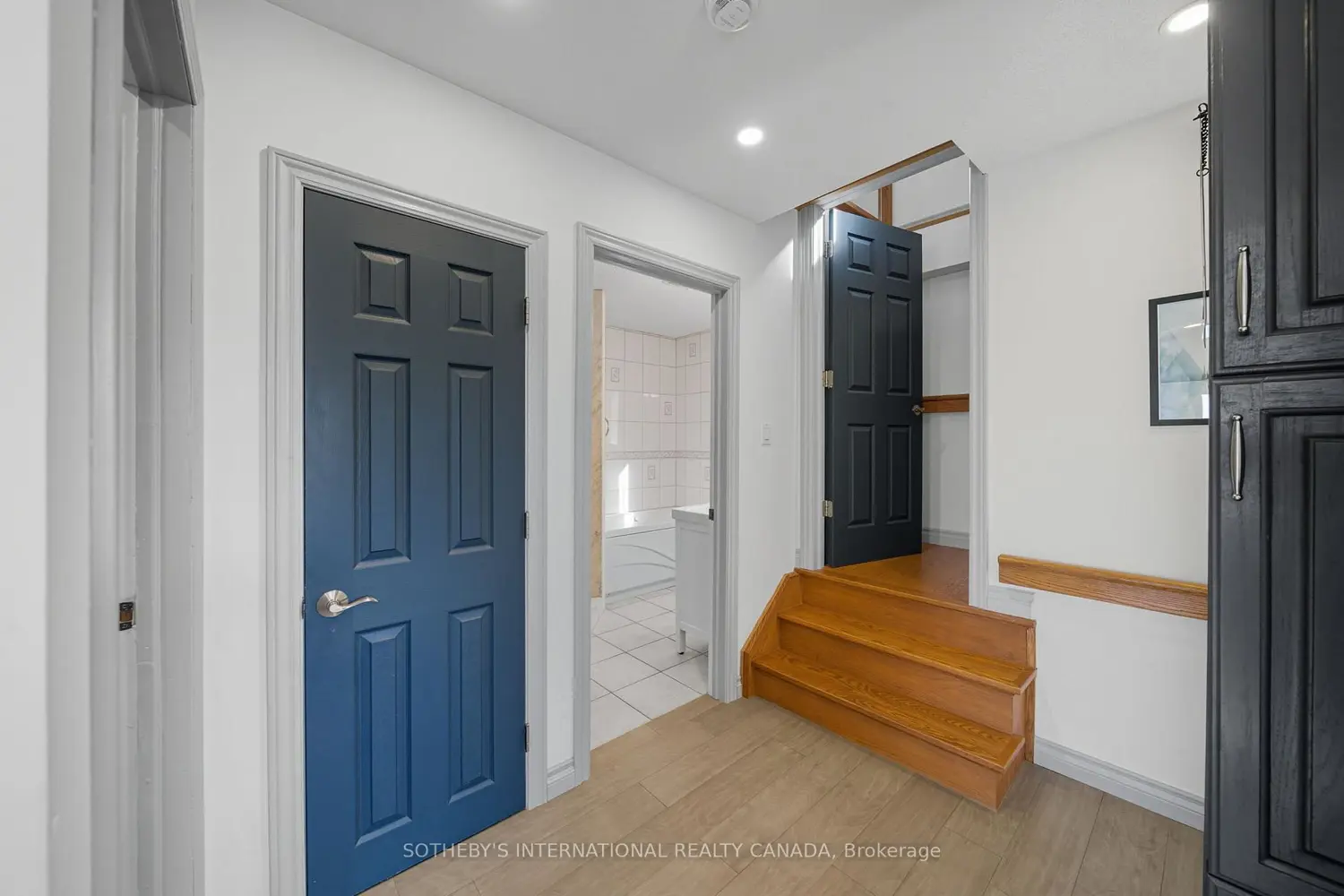 13 Sunset Drive photo 3