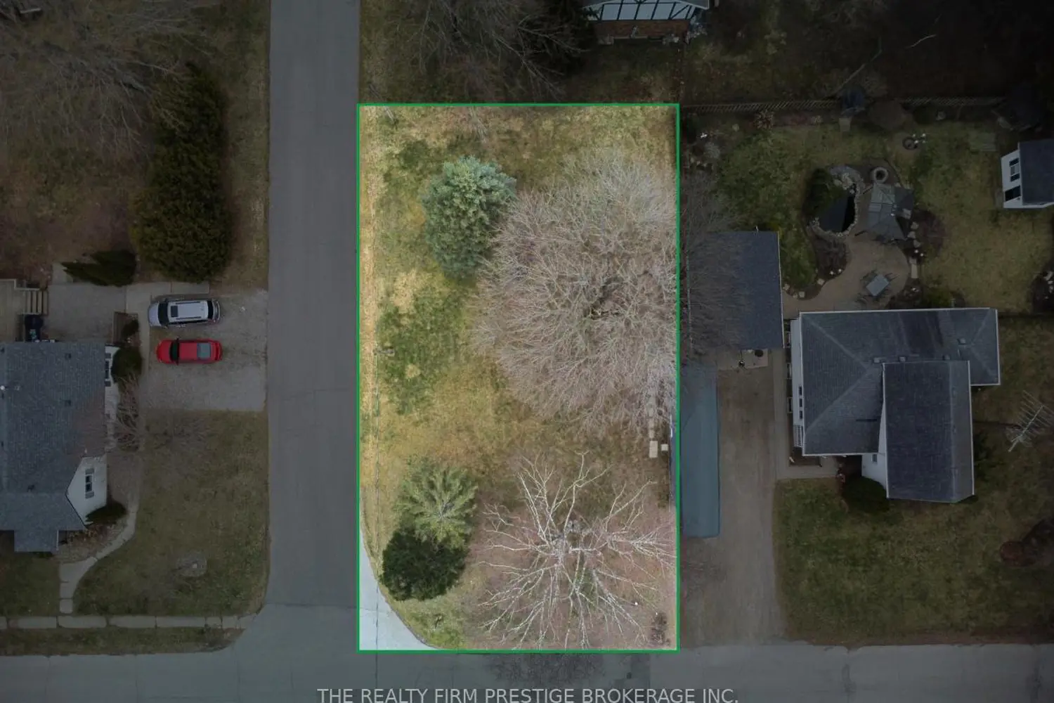 32 Broadway Avenue photo 2