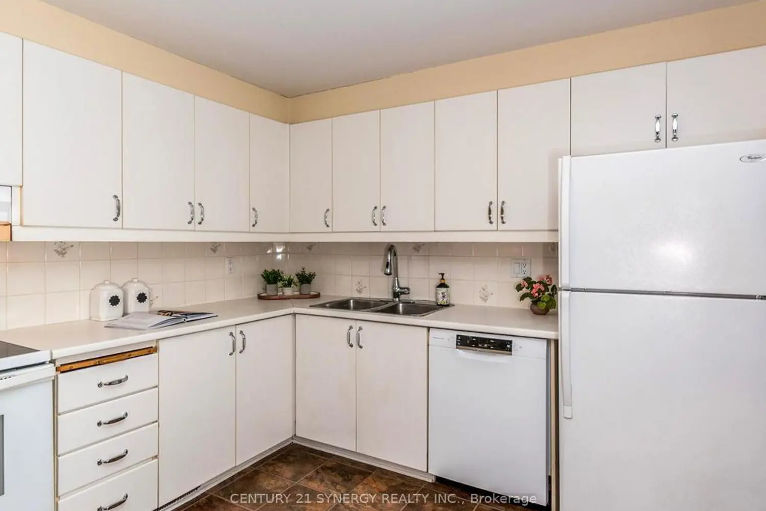Additional image 6 of 22C Maple Ridge Crescent 80