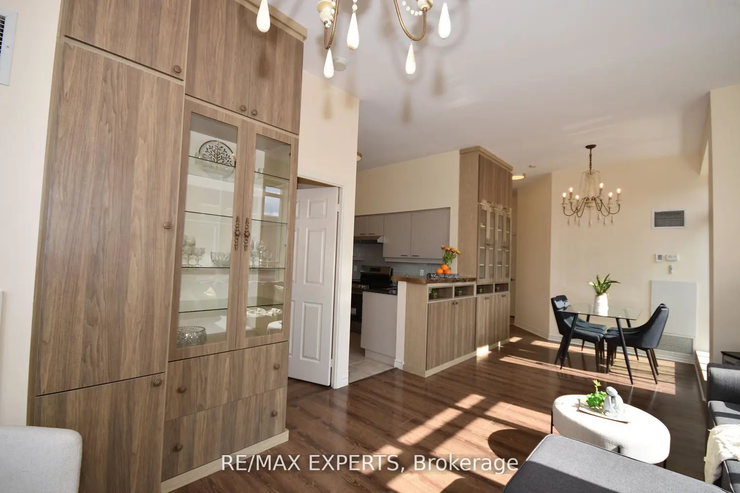 Additional image 6 of 481 Rosewell Avenue 506
