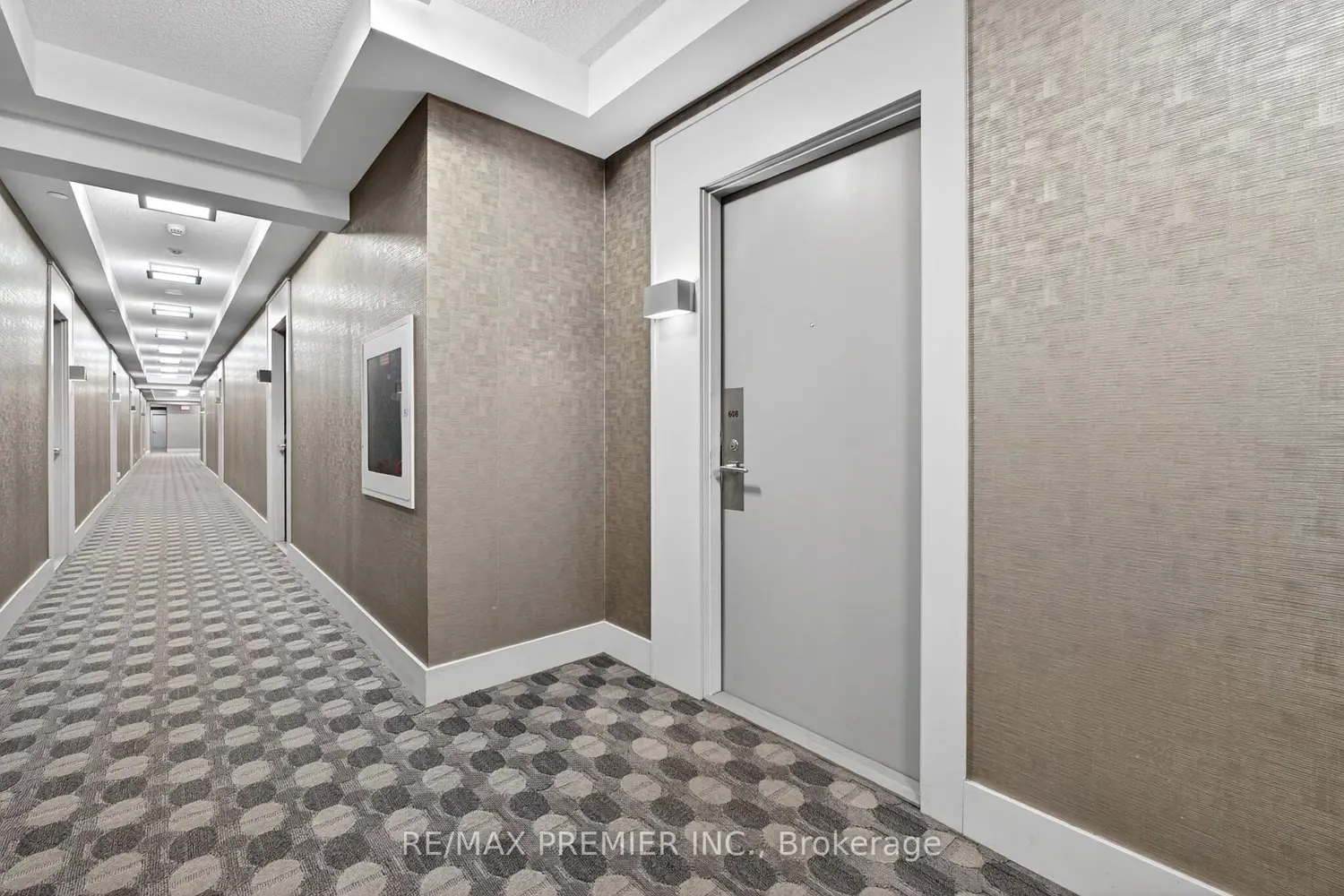 Additional image 3 of 7167 Yonge Street 608